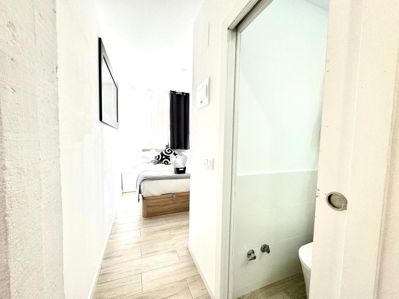Cinco Torres Suites Madrid Bagian luar foto
