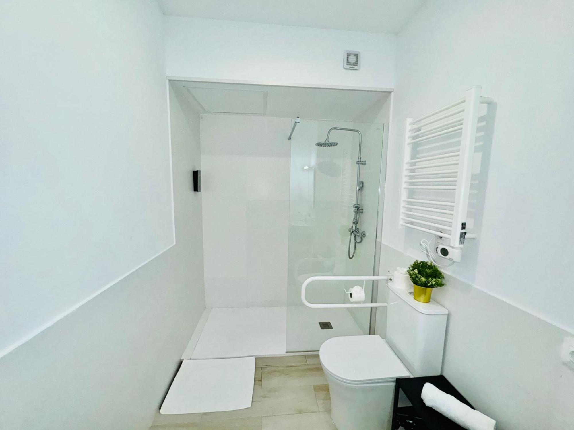 Cinco Torres Suites Madrid Bagian luar foto